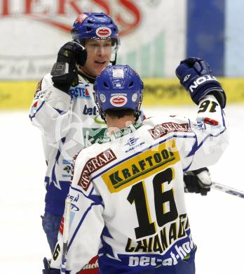 EBEL. Eishockey Bundesliga. EC Pasut VSV gegen EC Red Bull Salzburg. Torjubel Robby Sandrock, Dan Cavanaugh (VSV). Villach, am 14.12.2008.
Foto: Kuess 

---
pressefotos, pressefotografie, kuess, qs, qspictures, sport, bild, bilder, bilddatenbank