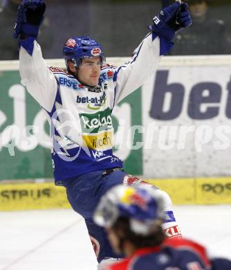 EBEL. Eishockey Bundesliga. EC Pasut VSV gegen EC Red Bull Salzburg. Torjubel Jonathan Ferland (VSV). Villach, am 14.12.2008.
Foto: Kuess 

---
pressefotos, pressefotografie, kuess, qs, qspictures, sport, bild, bilder, bilddatenbank