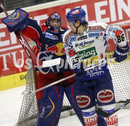 EBEL. Eishockey Bundesliga. EC Pasut VSV gegen EC Red Bull Salzburg. Jonathan Ferland,  (VSV), Jordan Parise (Salzburg). Villach, am 14.12.2008.
Foto: Kuess 

---
pressefotos, pressefotografie, kuess, qs, qspictures, sport, bild, bilder, bilddatenbank