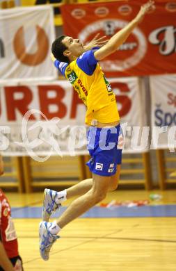 Volleyball. Challenge Cup. SK Aich/Dob gegen TV Amriswil (Schweiz). Milan Bencz (Aich). Prevalje, 16.12.2008.
Foto: Kuess

---
pressefotos, pressefotografie, kuess, qs, qspictures, sport, bild, bilder, bilddatenbank