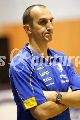 Volleyball. Challenge Cup. SK Aich/Dob gegen TV Amriswil (Schweiz). Trainer Miro Palgut (Aich). Prevalje, 16.12.2008.
Foto: Kuess

---
pressefotos, pressefotografie, kuess, qs, qspictures, sport, bild, bilder, bilddatenbank