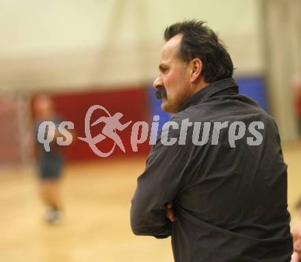 Handball Bundesliga. SVVW Klagenfurt gegen SC Ferlach. Trainer Mariusz Kaczmarek (Ferlach). Klagenfurt, 20.12.2008.
Foto: Kuess

---
pressefotos, pressefotografie, kuess, qs, qspictures, sport, bild, bilder, bilddatenbank