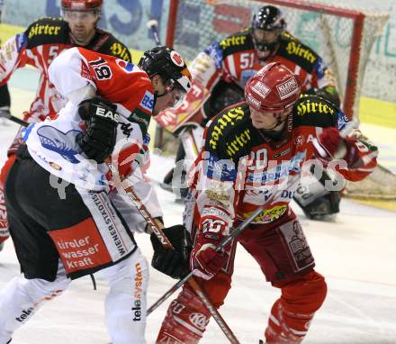 EBEL. Eishockey Bundesliga. KAC gegen HC TWK Innsbruck. CRAIG Michael (KAC), PEWAL Martin (Innsbruck). Klagenfurt, am 21.12.2008.
Foto: Kuess 

---
pressefotos, pressefotografie, kuess, qs, qspictures, sport, bild, bilder, bilddatenbank