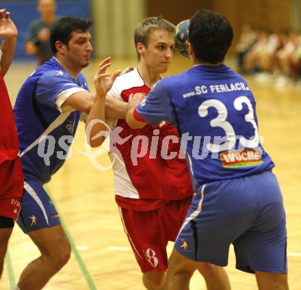 Handball Bundesliga. SVVW Klagenfurt gegen SC Ferlach. Stefan Godec (SVVW), Christian Koschu, Dino Poje (Ferlach). Klagenfurt, 20.12.2008.
Foto: Kuess

---
pressefotos, pressefotografie, kuess, qs, qspictures, sport, bild, bilder, bilddatenbank