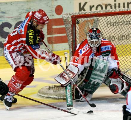 EBEL. Eishockey Bundesliga. KAC gegen HC TWK Innsbruck. CRAIG Michael (KAC), KOTYK Seamus (Innsbruck). Klagenfurt, am 21.12.2008.
Foto: Kuess 

---
pressefotos, pressefotografie, kuess, qs, qspictures, sport, bild, bilder, bilddatenbank