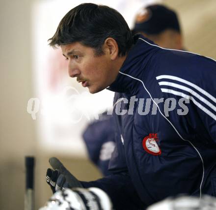 Eishockey Carinthian Hokey League. CHL. Steindorf gegen Althofen. Trainer Guenther Ropatsch (Steindorf) . Steindorf, am 20.12.2008.
Foto: Kuess
---
pressefotos, pressefotografie, kuess, qs, qspictures, sport, bild, bilder, bilddatenbank