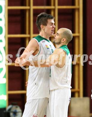 Basketball Bundesliga. Woerthersee Piraten gegen Allianz Gmunden Swans. Rasid Mahalbasic, Joachim Buggelsheim (Piraten).  Klagenfurt, 22.12.2008
Foto: Kuess

---
pressefotos, pressefotografie, kuess, qs, qspictures, sport, bild, bilder, bilddatenbank