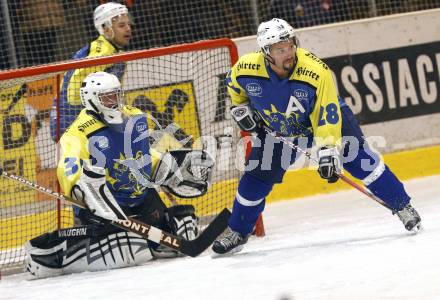 Eishockey Carinthian Hokey League. CHL. Steindorf gegen Althofen. Daniel Hoeller, Christian Schweiger (Althofen). Steindorf, am 20.12.2008.
Foto: Kuess
---
pressefotos, pressefotografie, kuess, qs, qspictures, sport, bild, bilder, bilddatenbank