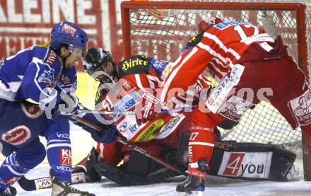 EBEL. Eishockey Bundesliga. KAC gegen VSV. Travis Scott, Gregor Hager,(KAC),  Martin Oraze  (VSV). Klagenfurt, am 23.12.2008.
Foto: Kuess 

---
pressefotos, pressefotografie, kuess, qs, qspictures, sport, bild, bilder, bilddatenbank