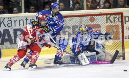 EBEL. Eishockey Bundesliga. KAC gegen VSV. Gregor Hager,(KAC),  Darell Scoville, Gert Prohaska (VSV). Klagenfurt, am 23.12.2008.
Foto: Kuess 

---
pressefotos, pressefotografie, kuess, qs, qspictures, sport, bild, bilder, bilddatenbank