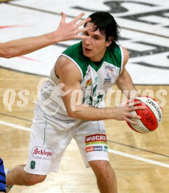 Basketball Bundesliga. Woerthersee Piraten gegen Allianz Gmunden Swans. Andreas Kuttnig (Piraten).  Klagenfurt, 22.12.2008
Foto: Kuess

---
pressefotos, pressefotografie, kuess, qs, qspictures, sport, bild, bilder, bilddatenbank