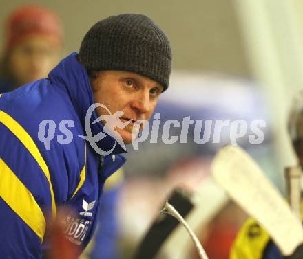 Eishockey Carinthian Hokey League. CHL. Steindorf gegen Althofen. Trainer Peter Rozmann (Althofen). Steindorf, am 20.12.2008.
Foto: Kuess
---
pressefotos, pressefotografie, kuess, qs, qspictures, sport, bild, bilder, bilddatenbank