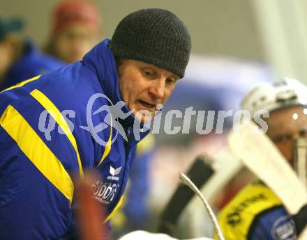 Eishockey Carinthian Hokey League. CHL. Steindorf gegen Althofen. Trainer Peter Rozmann (Althofen). Steindorf, am 20.12.2008.
Foto: Kuess
---
pressefotos, pressefotografie, kuess, qs, qspictures, sport, bild, bilder, bilddatenbank