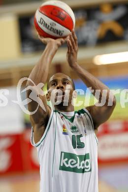 Basketball Bundesliga. Woerthersee Piraten gegen Oberwart Gunners. Timothy Burnette  (Piraten).  Klagenfurt, 26.12.2008
Copyright Kuess

---
pressefotos, pressefotografie, kuess, qs, qspictures, sport, bild, bilder, bilddatenbank