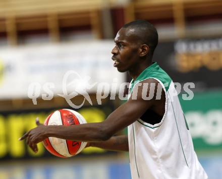 Basketball Bundesliga. Woerthersee Piraten gegen Oberwart Gunners. Brandon Hartley  (Piraten).  Klagenfurt, 26.12.2008
Copyright Kuess

---
pressefotos, pressefotografie, kuess, qs, qspictures, sport, bild, bilder, bilddatenbank