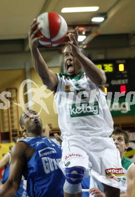 Basketball Bundesliga. Woerthersee Piraten gegen Oberwart Gunners. Timothy Burnette  (Piraten) Jason Johnson (Oberwart).  Klagenfurt, 26.12.2008
Copyright Kuess

---
pressefotos, pressefotografie, kuess, qs, qspictures, sport, bild, bilder, bilddatenbank