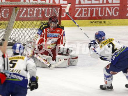 EBEL. Eishockey Bundesliga. EC Pasut VSV gegen EC KAC. Siegestreffer fuer den VSV durch Darell Scoville (VSV),  Rene Swette (KAC). Villach, am 26.12.2008.
Foto: Kuess 


---
pressefotos, pressefotografie, kuess, qs, qspictures, sport, bild, bilder, bilddatenbank