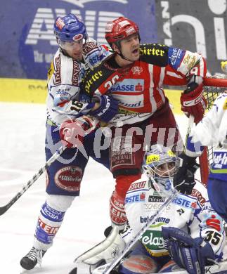 EBEL. Eishockey Bundesliga. EC Pasut VSV gegen EC KAC. Dan Cavanaugh (VSV), Jeff Shantz (KAC). Villach, am 26.12.2008.
Foto: Kuess 


---
pressefotos, pressefotografie, kuess, qs, qspictures, sport, bild, bilder, bilddatenbank