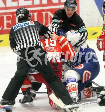 EBEL. Eishockey Bundesliga. EC Pasut VSV gegen EC KAC. PETRIK Benjamin (VSV), GEIER Stefan (KAC). Villach, am 26.12.2008.
Foto: Nadja Kuess 


---
pressefotos, pressefotografie, kuess, qs, qspictures, sport, bild, bilder, bilddatenbank