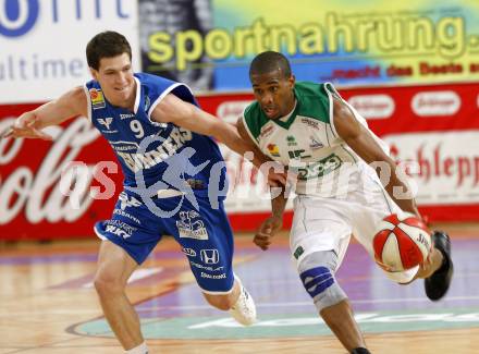 Basketball Bundesliga. Woerthersee Piraten gegen Oberwart Gunners. Timothy Burnette  (Piraten), Paul Radakovics  (Oberwart).  Klagenfurt, 26.12.2008
Copyright Kuess

---
pressefotos, pressefotografie, kuess, qs, qspictures, sport, bild, bilder, bilddatenbank