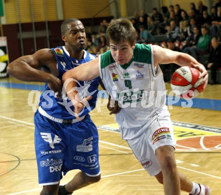 Basketball Bundesliga. Woerthersee Piraten gegen Oberwart Gunners. Rasid Mahalbasic  (Piraten) Jason Johnson (Oberwart).  Klagenfurt, 26.12.2008
Copyright Kuess

---
pressefotos, pressefotografie, kuess, qs, qspictures, sport, bild, bilder, bilddatenbank