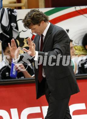 Basketball Bundesliga. Woerthersee Piraten gegen Oberwart Gunners. Trainer Mathias Jan Fischer  (Piraten).  Klagenfurt, 26.12.2008
Copyright Kuess

---
pressefotos, pressefotografie, kuess, qs, qspictures, sport, bild, bilder, bilddatenbank