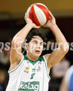 Basketball Bundesliga. Woerthersee Piraten gegen Oberwart Gunners. Andreas Kuttnig (Piraten).  Klagenfurt, 26.12.2008
Copyright Kuess

---
pressefotos, pressefotografie, kuess, qs, qspictures, sport, bild, bilder, bilddatenbank