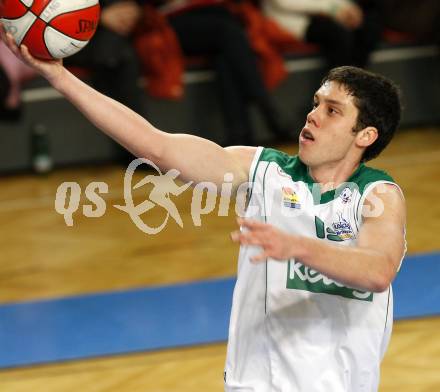 Basketball Bundesliga. Woerthersee Piraten gegen Oberwart Gunners. Erik Rhinehart  (Piraten).  Klagenfurt, 26.12.2008
Copyright Kuess

---
pressefotos, pressefotografie, kuess, qs, qspictures, sport, bild, bilder, bilddatenbank