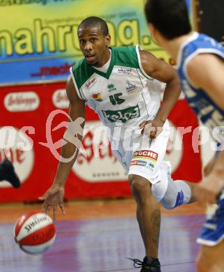 Basketball Bundesliga. Woerthersee Piraten gegen Oberwart Gunners. Timothy Burnette (Piraten).  Klagenfurt, 26.12.2008
Copyright Kuess

---
pressefotos, pressefotografie, kuess, qs, qspictures, sport, bild, bilder, bilddatenbank