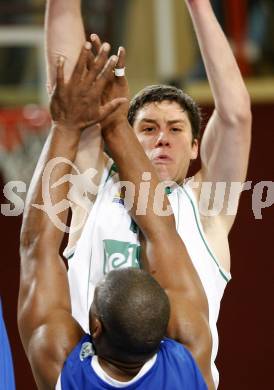 Basketball Bundesliga. Woerthersee Piraten gegen Oberwart Gunners. Erik Rhinehart (Piraten).  Klagenfurt, 26.12.2008
Copyright Kuess

---
pressefotos, pressefotografie, kuess, qs, qspictures, sport, bild, bilder, bilddatenbank