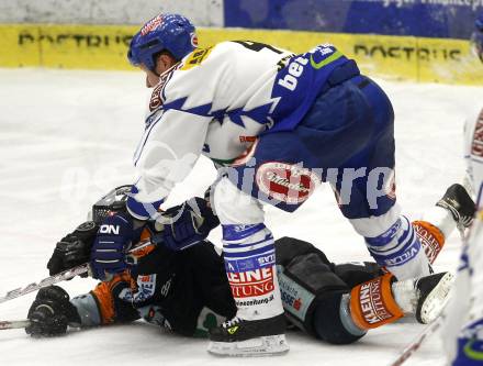 EBEL. Eishockey Bundesliga. EC Pasut VSV gegen EC Graz 99ers. Mike Stewart,  (VSV), Harry Lange (Graz). Villach, am 30.12.2008.
Foto: Kuess 


---
pressefotos, pressefotografie, kuess, qs, qspictures, sport, bild, bilder, bilddatenbank