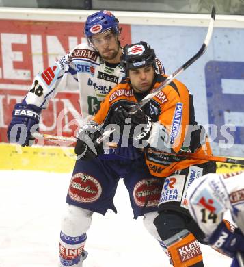 EBEL. Eishockey Bundesliga. EC Pasut VSV gegen EC Graz 99ers. Martin Oraze,  (VSV), Anthony Iob (Graz). Villach, am 30.12.2008.
Foto: Kuess 


---
pressefotos, pressefotografie, kuess, qs, qspictures, sport, bild, bilder, bilddatenbank