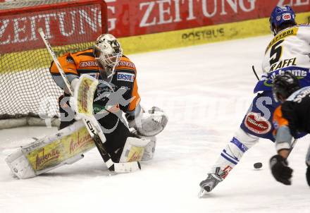 EBEL. Eishockey Bundesliga. EC Pasut VSV gegen EC Graz 99ers. Thomas Raffl, (VSV),  Dov Grumet-Morris  (Graz). Villach, am 30.12.2008.
Foto: Kuess 


---
pressefotos, pressefotografie, kuess, qs, qspictures, sport, bild, bilder, bilddatenbank