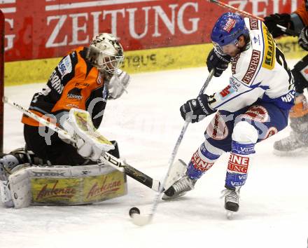 EBEL. Eishockey Bundesliga. EC Pasut VSV gegen EC Graz 99ers. Nikolas Petrik, (VSV),  Dov Grumet-Morris (Graz). Villach, am 30.12.2008.
Foto: Kuess 


---
pressefotos, pressefotografie, kuess, qs, qspictures, sport, bild, bilder, bilddatenbank