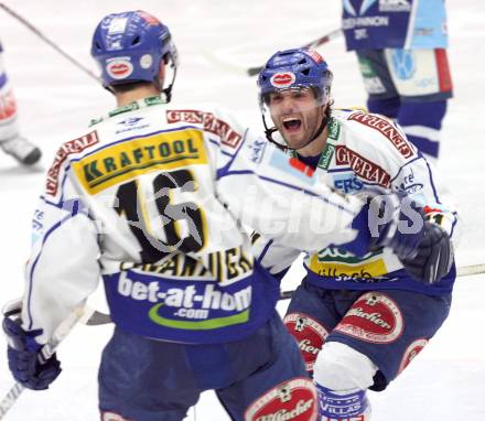 EBEL. Eishockey Bundesliga. VSV gegen Alba Volan. Torjubel Nikolas Petrik, Dan Cavanaugh (VSV). Villach, am 2.1.2009.
Foto: Kuess 

---
pressefotos, pressefotografie, kuess, qs, qspictures, sport, bild, bilder, bilddatenbank