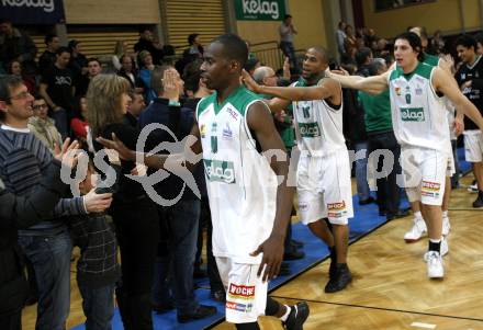 Basketball. Bundesliga. Kelag Wörthersee Piraten gegen BSC Raiffeisen Fürstenfeld Panthers. Jubel Piraten. Klagenfurt, 4.1.2009
Foto: Kuess

---
pressefotos, pressefotografie, kuess, qs, qspictures, sport, bild, bilder, bilddatenbank