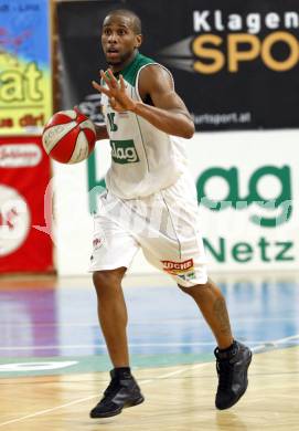 Basketball. Bundesliga. Kelag Woerthersee Piraten gegen BSC Raiffeisen Fuerstenfeld Panthers. Tim Burnette (Piraten). Klagenfurt, 4.1.2009
Foto: Kuess

---
pressefotos, pressefotografie, kuess, qs, qspictures, sport, bild, bilder, bilddatenbank