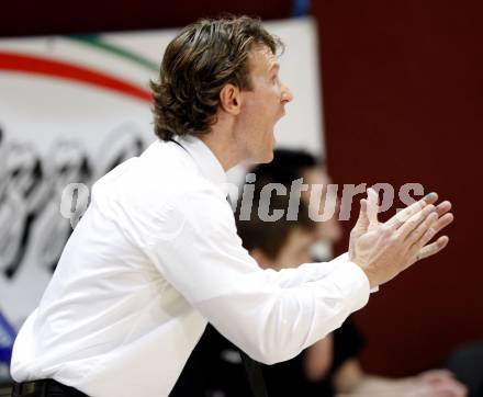 Basketball. Bundesliga. Kelag Woerthersee Piraten gegen BSC Raiffeisen Fuerstenfeld Panthers. Trainer Matthias Fischer (Piraten). Klagenfurt, 4.1.2009
Foto: Kuess

---
pressefotos, pressefotografie, kuess, qs, qspictures, sport, bild, bilder, bilddatenbank