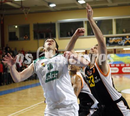 Basketball. Bundesliga. Kelag Woerthersee Piraten gegen BSC Raiffeisen Fuerstenfeld Panthers. Erik Rhinehart (Piraten). Klagenfurt, 4.1.2009
Foto: Kuess

---
pressefotos, pressefotografie, kuess, qs, qspictures, sport, bild, bilder, bilddatenbank