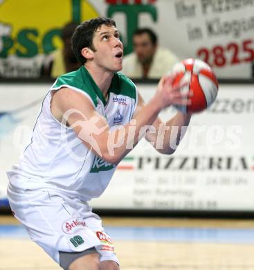 Basketball. Bundesliga. Kelag Woerthersee Piraten gegen BSC Raiffeisen Fuerstenfeld Panthers. Erik Rhinehart (Piraten). Klagenfurt, 4.1.2009
Foto: Kuess

---
pressefotos, pressefotografie, kuess, qs, qspictures, sport, bild, bilder, bilddatenbank