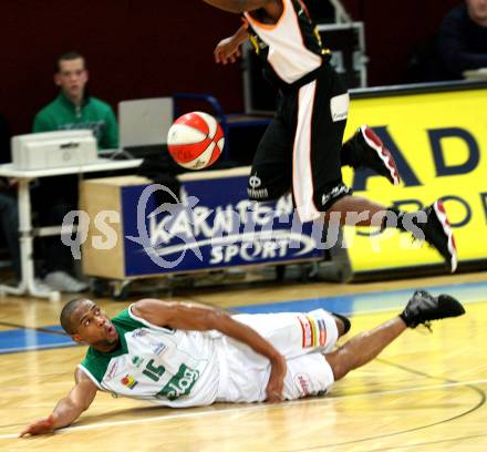 Basketball. Bundesliga. Kelag Wörthersee Piraten gegen BSC Raiffeisen Fürstenfeld Panthers. Tim Burnette (Piraten). Klagenfurt, 4.1.2009
Foto: Kuess

---
pressefotos, pressefotografie, kuess, qs, qspictures, sport, bild, bilder, bilddatenbank