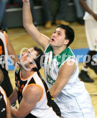 Basketball. Bundesliga. Kelag Woerthersee Piraten gegen BSC Raiffeisen Fuerstenfeld Panthers. Bernhard Weber (Piraten). Klagenfurt, 4.1.2009
Foto: Kuess

---
pressefotos, pressefotografie, kuess, qs, qspictures, sport, bild, bilder, bilddatenbank