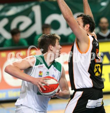 Basketball. Bundesliga. Kelag Woerthersee Piraten gegen BSC Raiffeisen Fuerstenfeld Panthers. Rasid Mahalbasic (Piraten). Klagenfurt, 4.1.2009
Foto: Kuess

---
pressefotos, pressefotografie, kuess, qs, qspictures, sport, bild, bilder, bilddatenbank