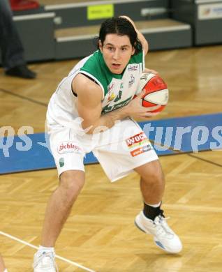 Basketball. Bundesliga. Kelag Woerthersee Piraten gegen BSC Raiffeisen Fuerstenfeld Panthers. Andreas Kuttnig (Piraten). Klagenfurt, 4.1.2009
Foto: Kuess

---
pressefotos, pressefotografie, kuess, qs, qspictures, sport, bild, bilder, bilddatenbank