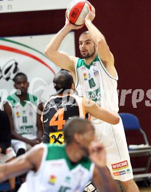 Basketball. Bundesliga. Kelag Woerthersee Piraten gegen BSC Raiffeisen Fuerstenfeld Panthers. Joachim Buggelsheim (Piraten). Klagenfurt, 4.1.2009
Foto: Kuess

---
pressefotos, pressefotografie, kuess, qs, qspictures, sport, bild, bilder, bilddatenbank