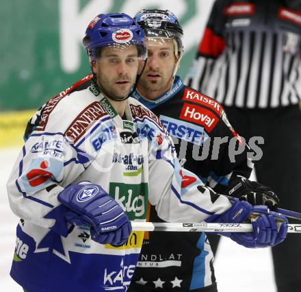 EBEL. Eishockey Bundesliga. EC Pasut VSV gegen EHC LIWEST Linz. Darell Scoville,  (VSV), Ray Dilauro (Linz). Villach, am 6.1.2009.
Foto: Kuess 


---
pressefotos, pressefotografie, kuess, qs, qspictures, sport, bild, bilder, bilddatenbank