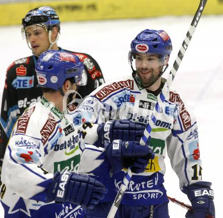 EBEL. Eishockey Bundesliga. EC Pasut VSV gegen EHC LIWEST Linz. Torjubel Dan Cavanaugh, Justin Mapletoft. Villach, am 6.1.2009.
Foto: Kuess 


---
pressefotos, pressefotografie, kuess, qs, qspictures, sport, bild, bilder, bilddatenbank