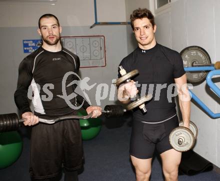 EBEL. Eishockey Bundesliga. EC Pasut VSV gegen EHC LIWEST Linz. Justin Mapletoft, Benoit Mondou (VSV). Villach, am 6.1.2009.
Foto: Kuess 


---
pressefotos, pressefotografie, kuess, qs, qspictures, sport, bild, bilder, bilddatenbank