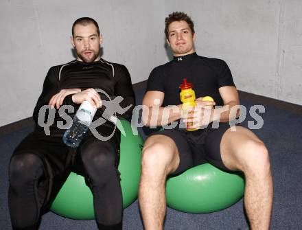 EBEL. Eishockey Bundesliga. EC Pasut VSV gegen EHC LIWEST Linz. Justin Mapletoft, Benoit Mondou (VSV). Villach, am 6.1.2009.
Foto: Kuess 


---
pressefotos, pressefotografie, kuess, qs, qspictures, sport, bild, bilder, bilddatenbank