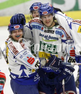 EBEL. Eishockey Bundesliga. EC Pasut VSV gegen HC TWK INNSBRUCK, DIE HAIE. Torjubel Wolfgang Kromp, Jonathan ferland. Villach, am 9.1.2009.
Foto: Kuess 


---
pressefotos, pressefotografie, kuess, qs, qspictures, sport, bild, bilder, bilddatenbank